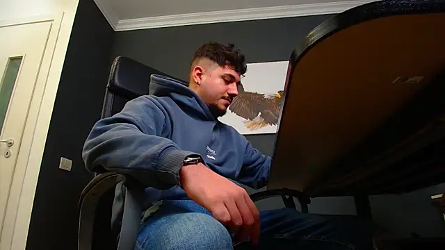 Snapshot of JoshKnights chatting on 03.22.25 JoshKnights online show from 03.22.25