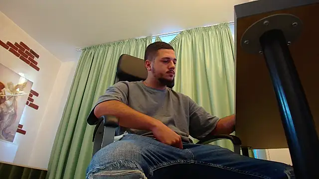 Snapshot of JoshKnights chatting on 09.16.25 JoshKnights online show from 09.16.25