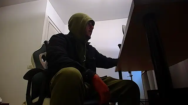 Snapshot of JoshKnights chatting on 10.02.25 JoshKnights online show from 10.02.25