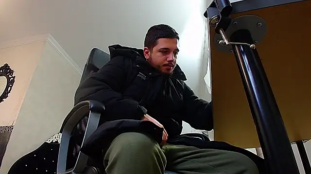 Snapshot of JoshKnights chatting on 10.28.25 JoshKnights online show from 10.28.25