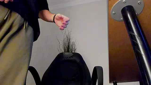 Snapshot of JoshKnights chatting on 11.14.25 JoshKnights online show from 11.14.25