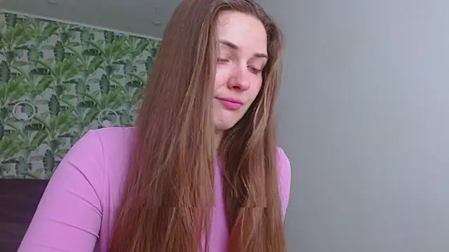Snapshot of Olivia_shine chatting on 04.19.26 Olivia shine online show from 04.19.26