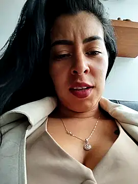 Emily Wane online show from 10.18.25