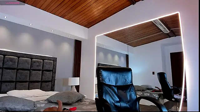 Snapshot of victoria_mooree chatting on 03.20.25 victoria mooree online show from 03.20.25