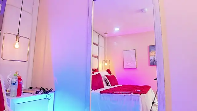 Snapshot of elizavenus chatting on 04.13.26 elizavenus online show from 04.13.26