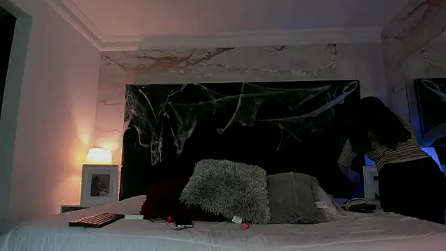 EVELIN MASON online show from 10.15.25