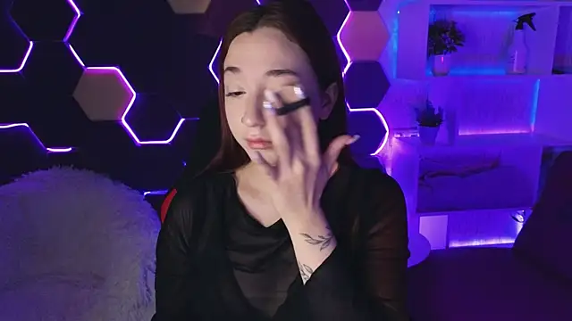 YasmineWest online show from 12.12.24