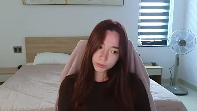 Snapshot of YasmineWest chatting on 03.17.26 YasmineWest online show from 03.17.26