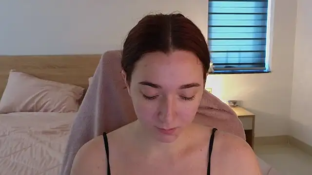 Snapshot of YasmineWest chatting on 03.28.26 YasmineWest online show from 03.28.26