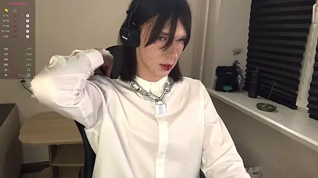 carthylovvve online show from 10.31.25