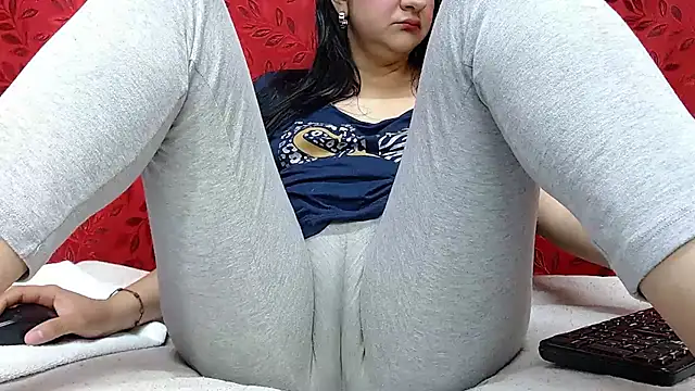 Snapshot of MELANIE_SEX69 chatting on 11.18.25 MELANIE SEX69 online show from 11.18.25