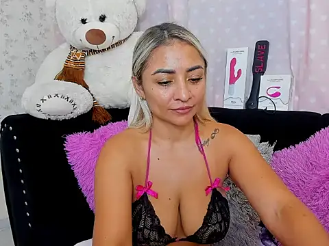 milf bigass  online show from 11.25.25