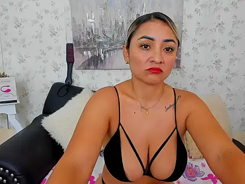 Snapshot of milf_bigass_ chatting on 02.02.26 milf bigass online show from 02.02.26