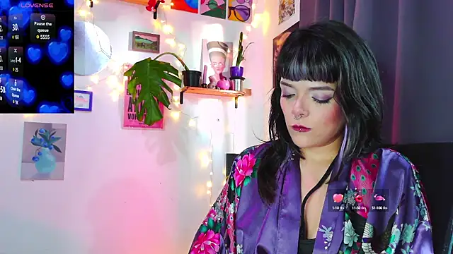 Snapshot of purple_em69 chatting on 01.25.25 purple em69 online show from 01.25.25