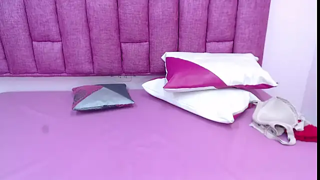 Snapshot of CrushOnMe_ chatting on 02.09.26 CrushOnMe online show from 02.09.26