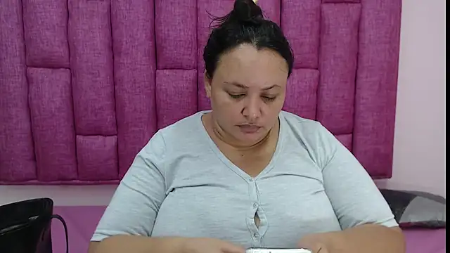 Snapshot of CrushOnMe_ chatting on 02.12.26 CrushOnMe online show from 02.12.26