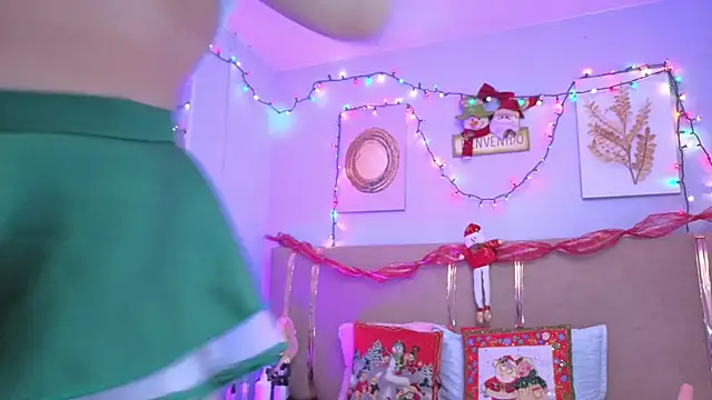 sarah cruzz  online show from 12.18.25