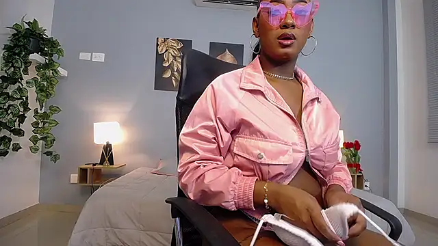 JasmineCampbell  online show from 02.13.25