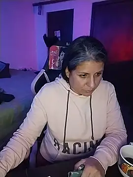 Snapshot of LucifernandaSw chatting on 05.20.26 LucifernandaSw online show from 05.20.26