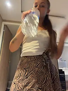 Snapshot of AngelinaTeller chatting on 02.18.26 AngelinaTeller online show from 02.18.26