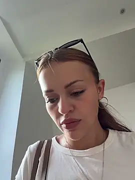 Snapshot of AngelinaTeller chatting on 02.25.26 AngelinaTeller online show from 02.25.26