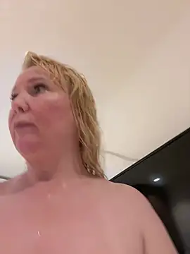 EmmaInLove23 online show from 02.18.25