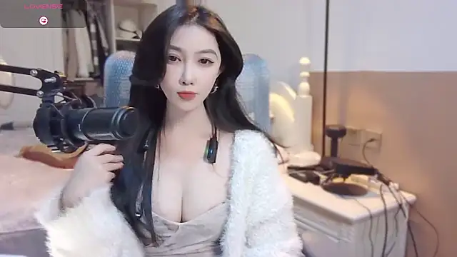 Snapshot of vyizh- chatting on 12.09.24 vyizh- online show from 12.09.24