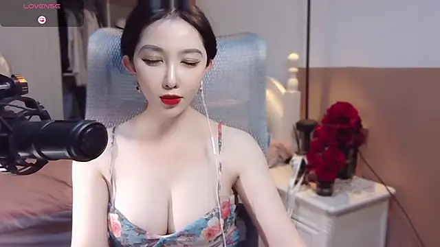 Snapshot of vyizh- chatting on 01.12.25 vyizh- online show from 01.12.25