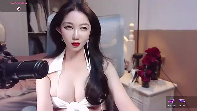 Snapshot of vyizh- chatting on 01.14.25 vyizh- online show from 01.14.25