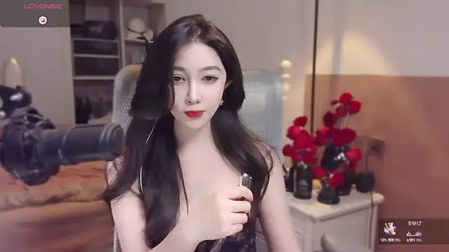 Snapshot of vyizh- chatting on 03.13.25 vyizh- online show from 03.13.25