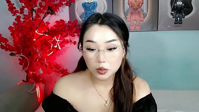 Snapshot of ichiben chatting on 04.26.26 ichiben online show from 04.26.26
