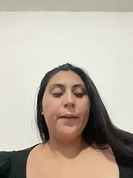Snapshot of valentinesexx chatting on 05.25.26 valentinesexx online show from 05.25.26