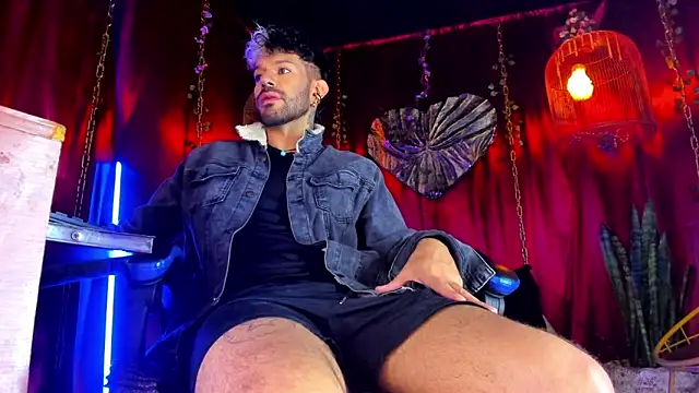 LatinMilk  online show from 02.03.26