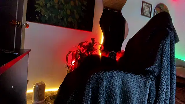 Snapshot of LatinMilk_ chatting on 07.17.26 LatinMilk online show from 07.17.26