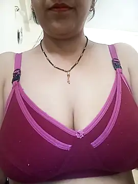 Snapshot of Hot-Shivani chatting on 02.15.26 Hot-Shivani online show from 02.15.26