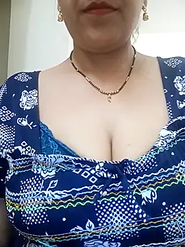 Snapshot of Hot-Shivani chatting on 05.17.26 Hot-Shivani online show from 05.17.26