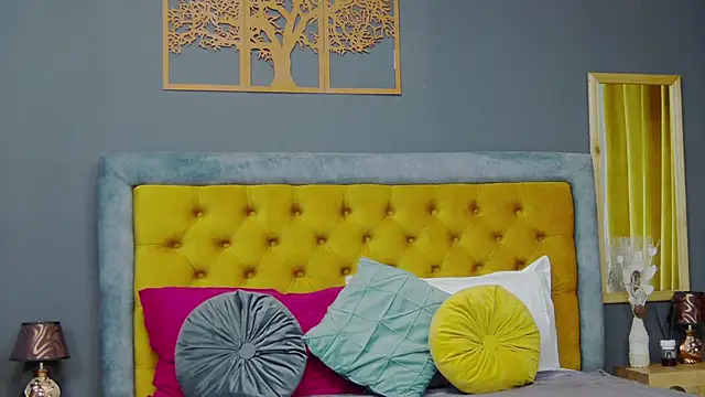 HaileyMoonn online show from 01.28.25