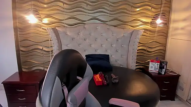 Andreita Jones online show from 09.14.25