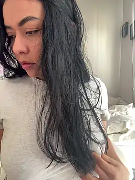 PetitLumiere online show from 02.02.25