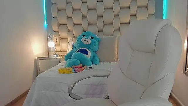 Helleamazing online show from 01.12.25