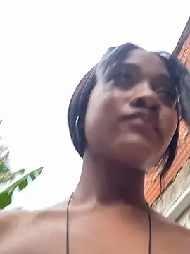 Snapshot of AleezaFrench chatting on 12.21.24 AleezaFrench online show from 12.21.24