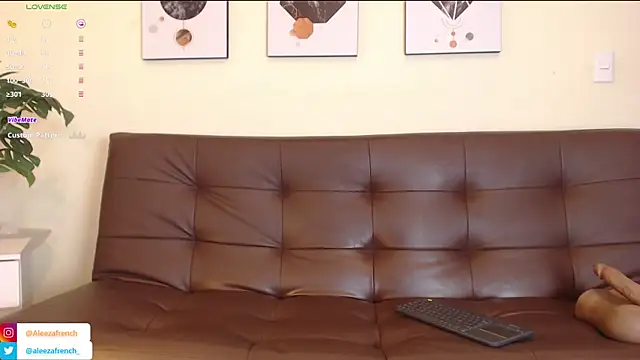 Snapshot of AleezaFrench chatting on 03.08.25 AleezaFrench online show from 03.08.25