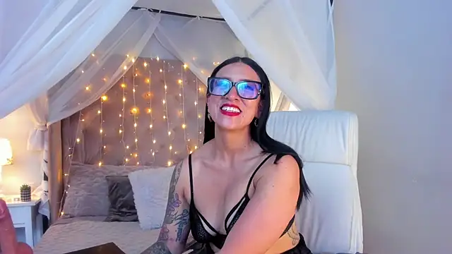 kira moon   online show from 03.13.25