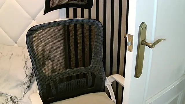 xxNoeliaxx online show from 12.04.25