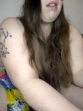 FrancaiseLynne online show from 02.15.25