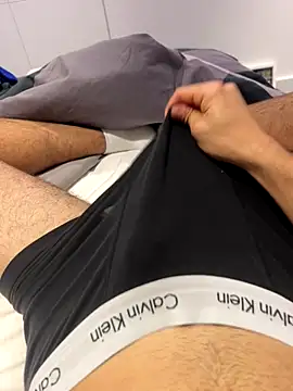 h0rnyguy001 online show from 11.04.25