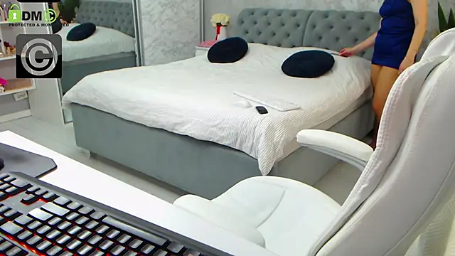 Snapshot of Ellysse_ chatting on 03.14.25 Ellysse online show from 03.14.25