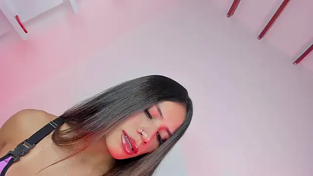 Snapshot of Sweet__giirl chatting on 10.17.25 Sweet giirl online show from 10.17.25