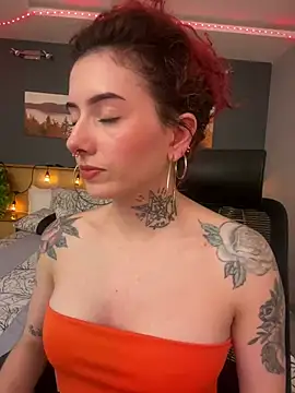 Snapshot of LiliJones_ chatting on 01.18.25 LiliJones online show from 01.18.25