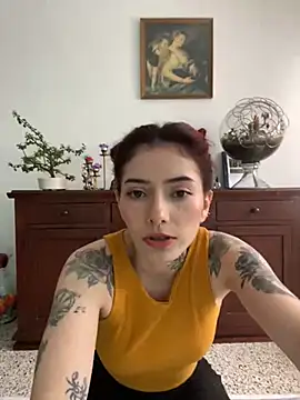 Snapshot of LiliJones_ chatting on 02.08.25 LiliJones online show from 02.08.25